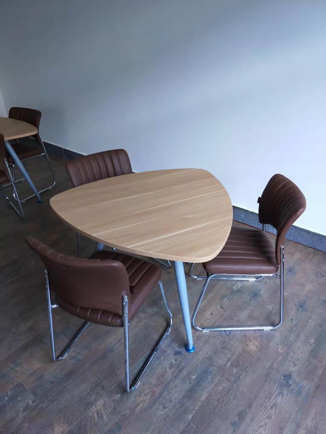 小型休息區(qū)洽談桌