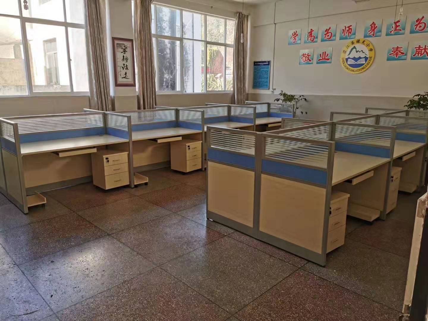 辦公屏風(fēng)卡位