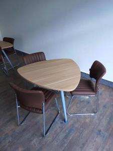 小型休息區(qū)洽談桌